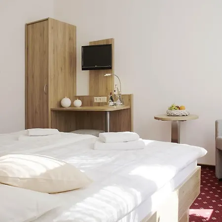 Ferien- Und Wellnesshotel Waldfrieden فندق