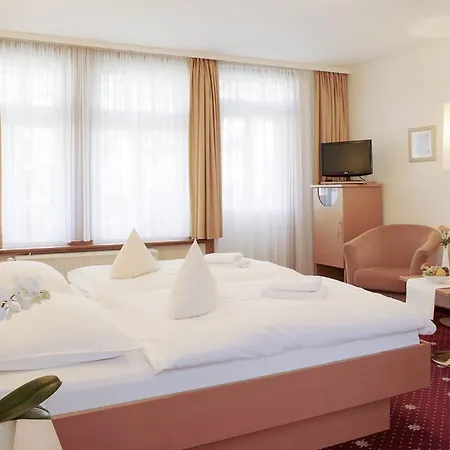 Ferien- Und Wellnesshotel Waldfrieden מלון 3*